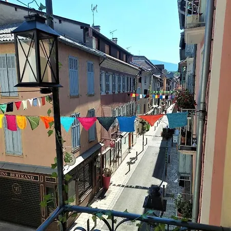 L'escale Centre Historique De Meuble De Tourisme Classe 3 Etoiles * Gap